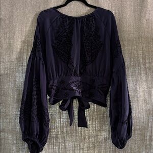 GORGEOUS Embroidered balloon sleeve BOHO top - looks and feels like silk!